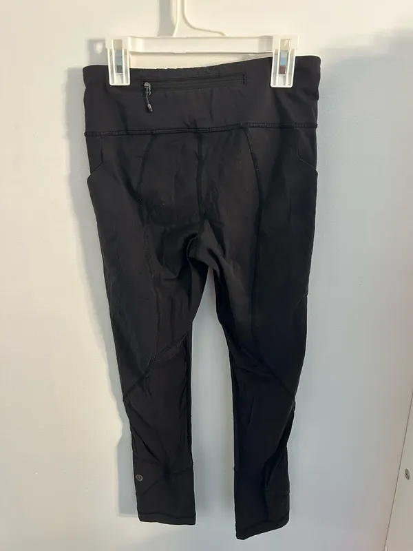 Lululemon Black Capri Leggings - Image 2
