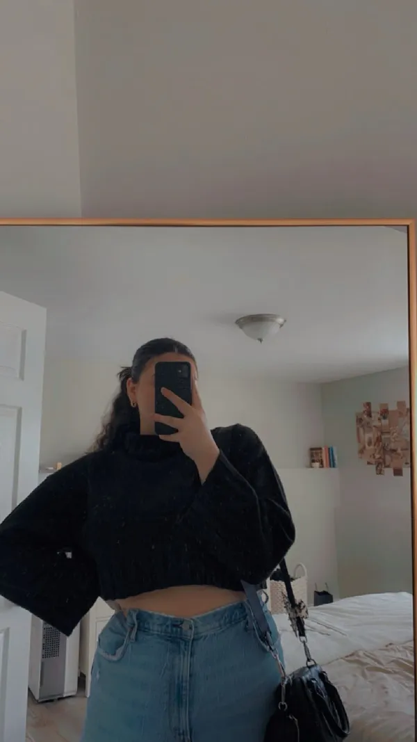 H&M Sweater Cropped - Image 3