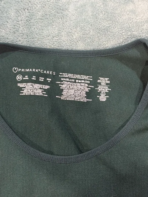 Primark Cares Dark Green Ribbed Seamless Long Sleeve Scoop Neck Crop Top Size XS - Image 3