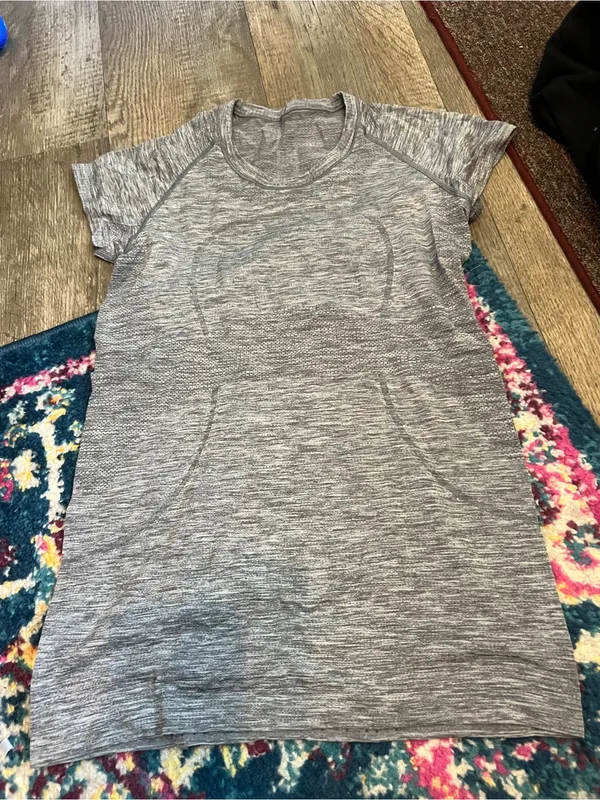 Lululemon swiftly Women's Gray Active Short-Sleeve Tunic Top - Image 5