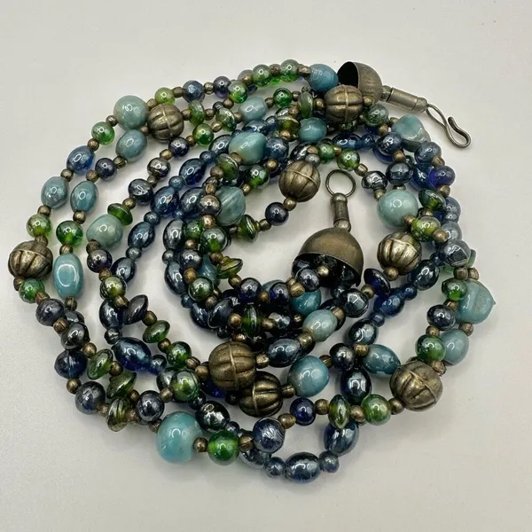 Blue green silver tone multi strand vintage necklace - Image 8