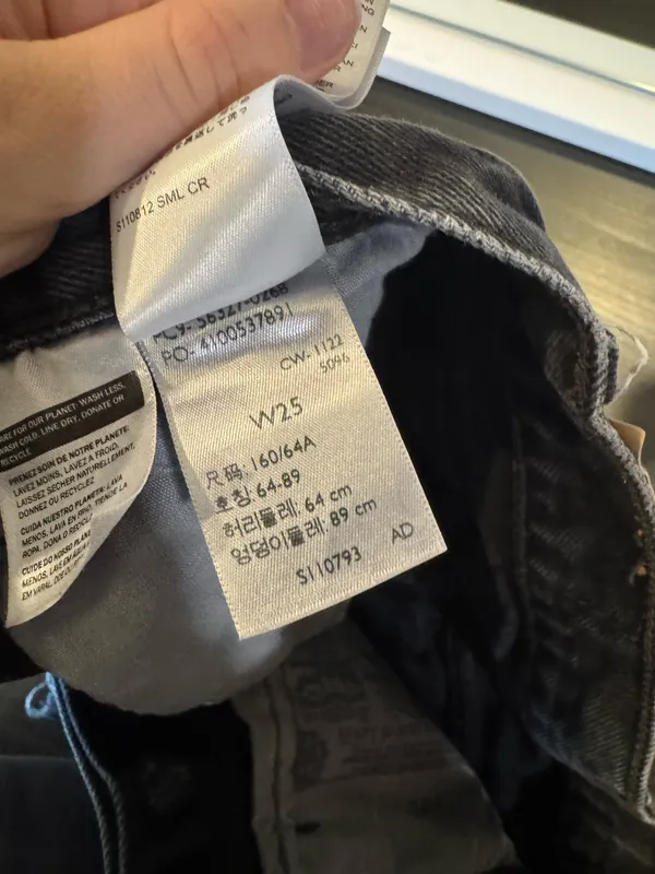 Levi’s 501 Denim Shorts size 25 - Image 3
