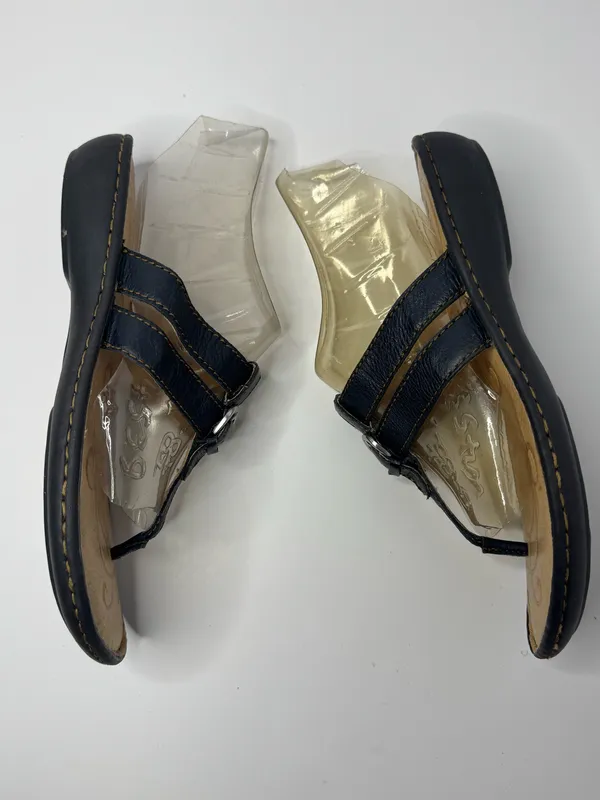 Born Black Leather Comfort Slide On Thong Sandals Women's Size 8 - Image 7