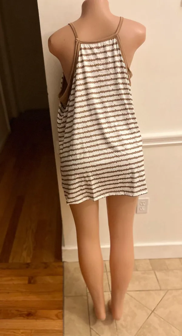 Lpkrt Stylish sleeveless dress with tan and white stripes. Features convenient pockets. - Image 7