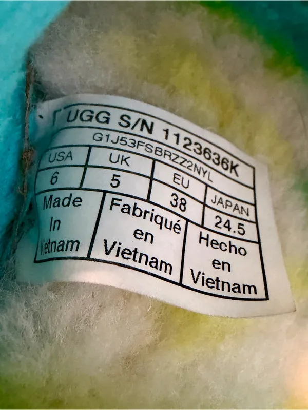 UGG Fluff Yeah Slide Tie Dye Blue Yellow Size 6Y (Fits Women’s 8) - EUC. - Image 10