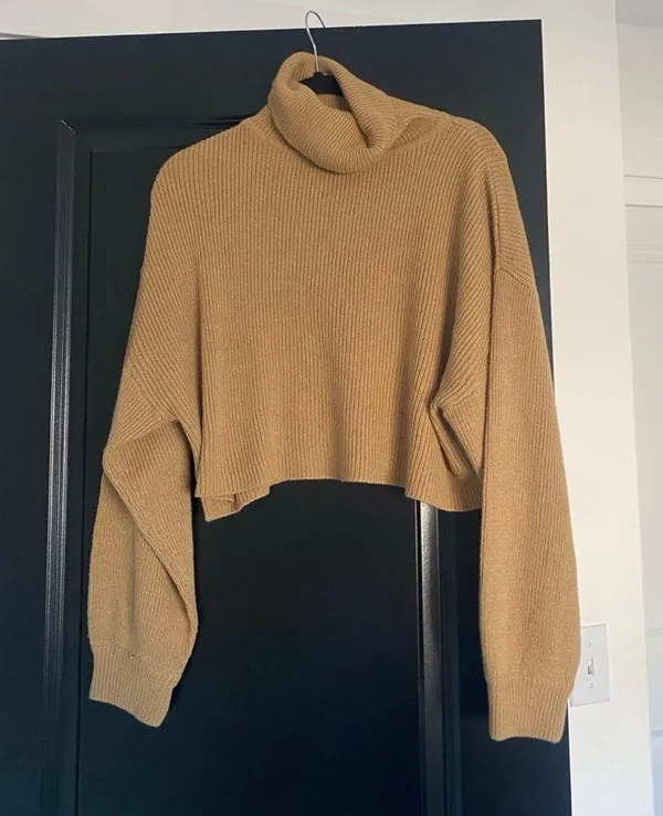 H&M sweater  - Image 5