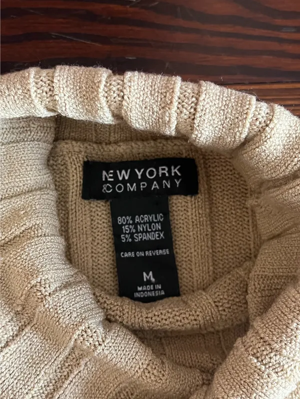 Vintage Tan Textured Turtleneck - Image 6