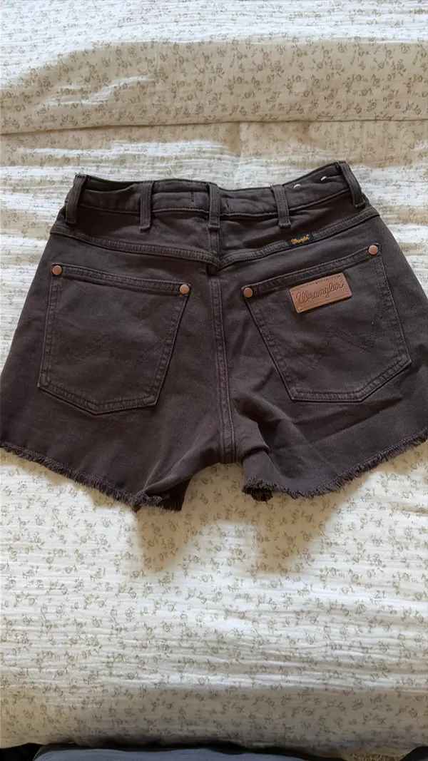 Brown wrangler shorts - Image 2