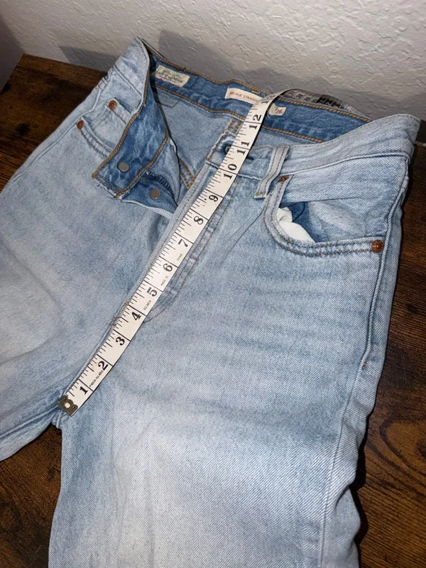 Levi’s Ribcage Straight Ankle Button Fly Jeans Size 26 - Image 7