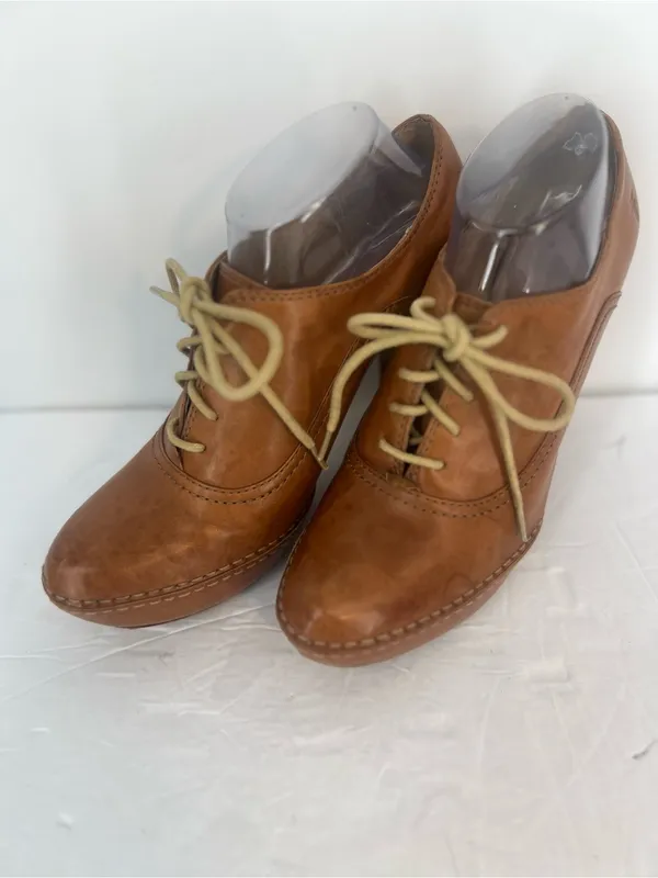 FRYE Anna Oxford Heel Booties size 10 lace up - Image 3