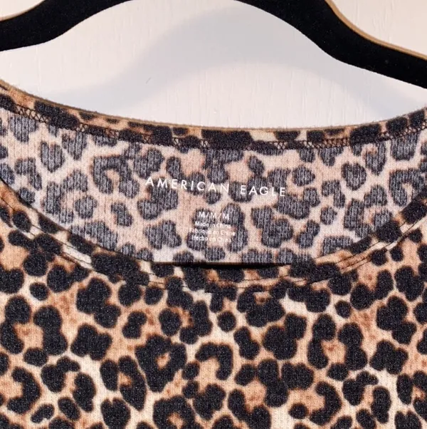 Cheetah Lettuce Hem Print Crop Top Short Sleeve - Image 2