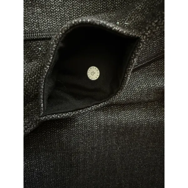Lululemon 28” Wunder Under HR Gray Textured Knit Size 10 High Rise‎ Women’s - Image 2