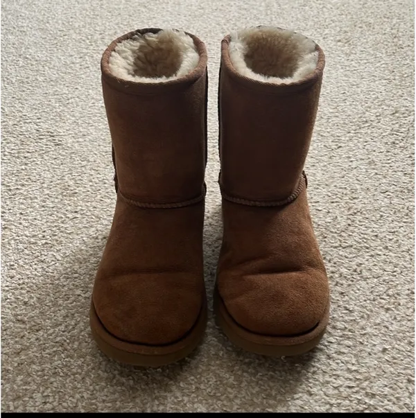 UGG Classic Short Boots  - Image 2