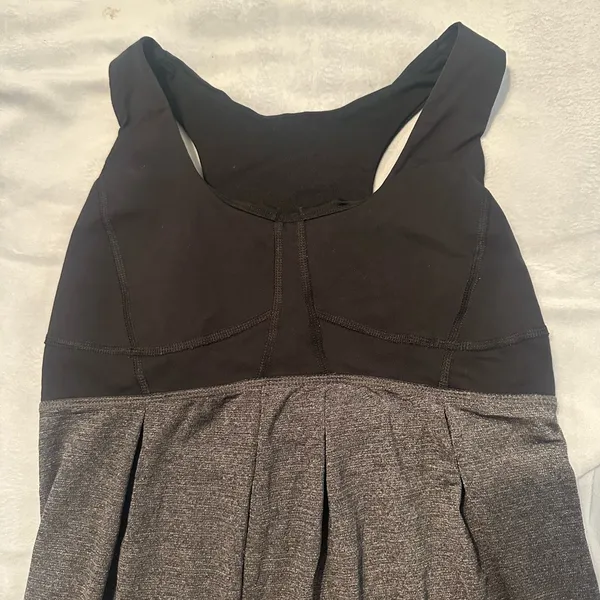 Lululemon tank top size 6 - Image 3