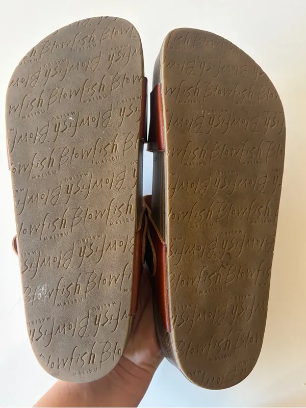 Blowfish Malibu Women's Marge Footbed style Brown slide Buckle Sandals Size 8.5 - Image 2