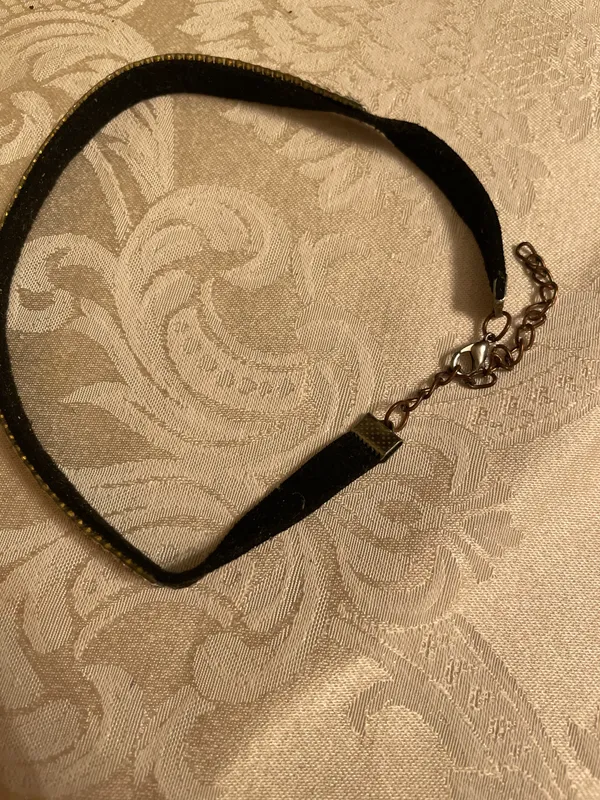 Brandy Melville White Crystal Choker - Image 5