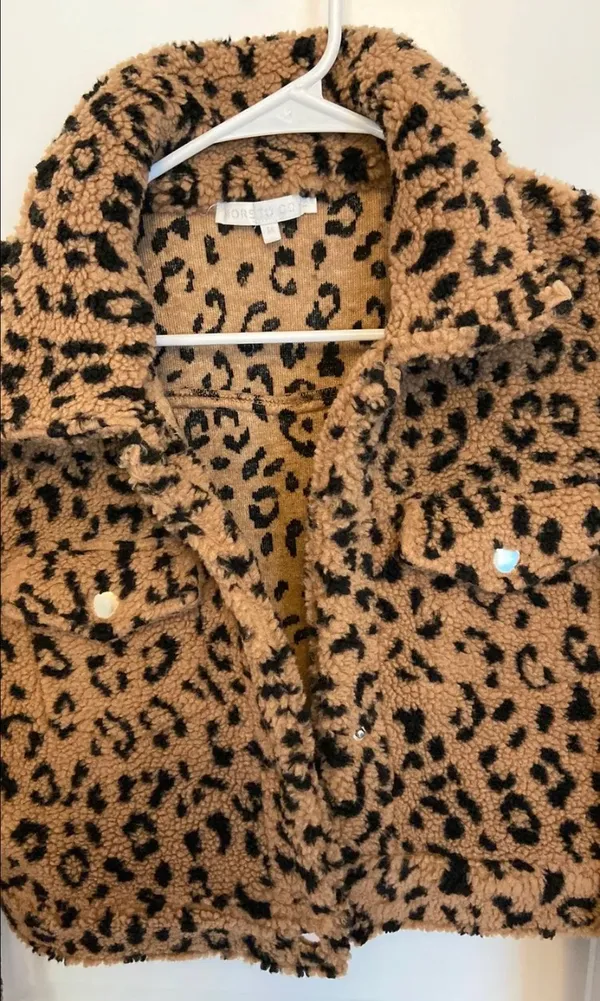 Revolve Cheetah Cropped Jacket Size M - Image 2