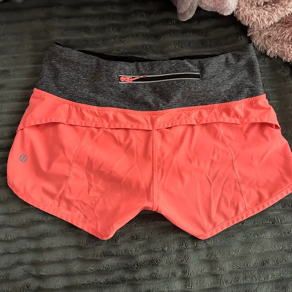Lululemon Grapefruit Speed Short 2.5" - Image 5