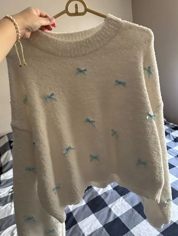 Altar'd State Sweater White with blue bows - Image 4