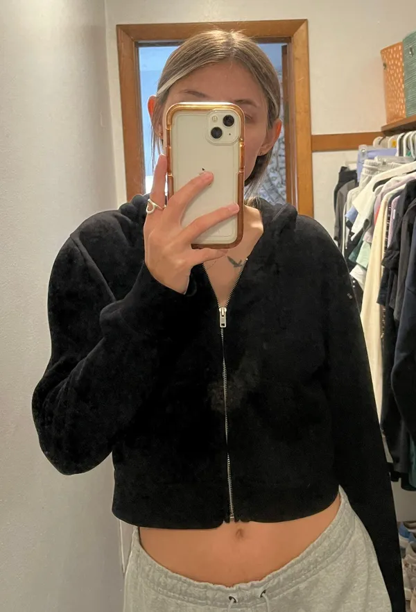 Brandy Melville Zip Up - Image 4