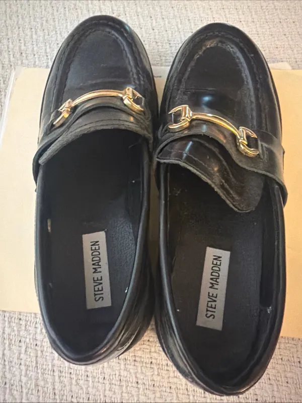 Steve Madden Black Leather Loafers with Gold Bit - Image 4