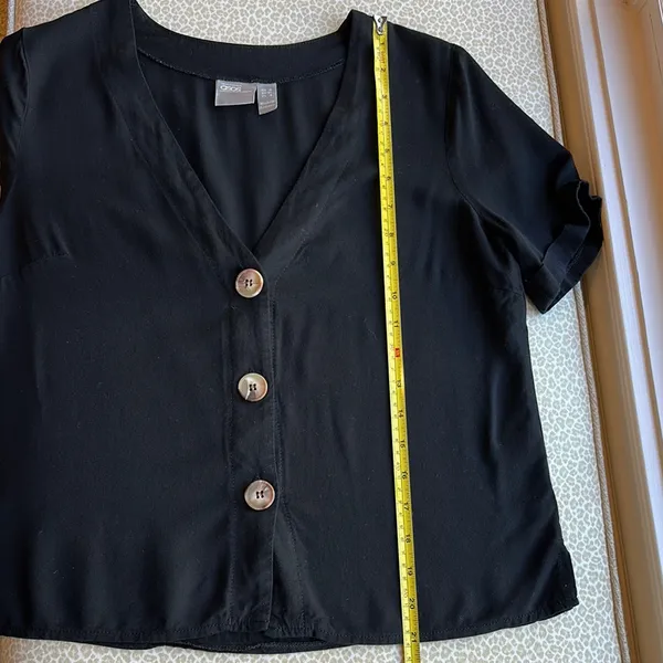 ASOS Black Button-Up V Neck Short Sleeve Women's Top size 4 - Image 11