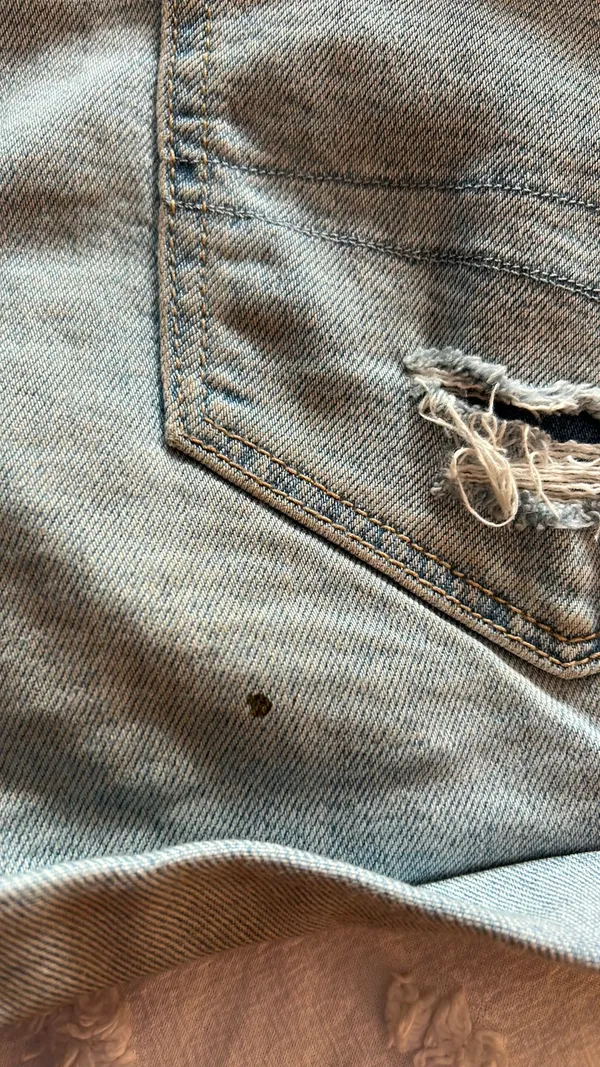 American eagle Jean shorts with flower embroidery - Image 3