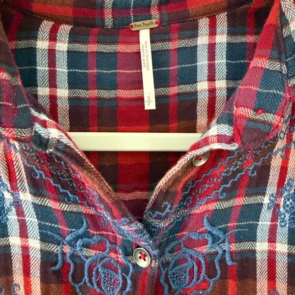 Free People Magical Plaid Boho Cottage Embroidered Cotton Button Down size small - Image 7