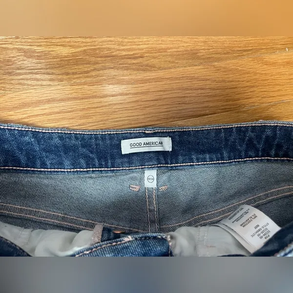 Good American Dark Blue Jean Shorts - Image 2