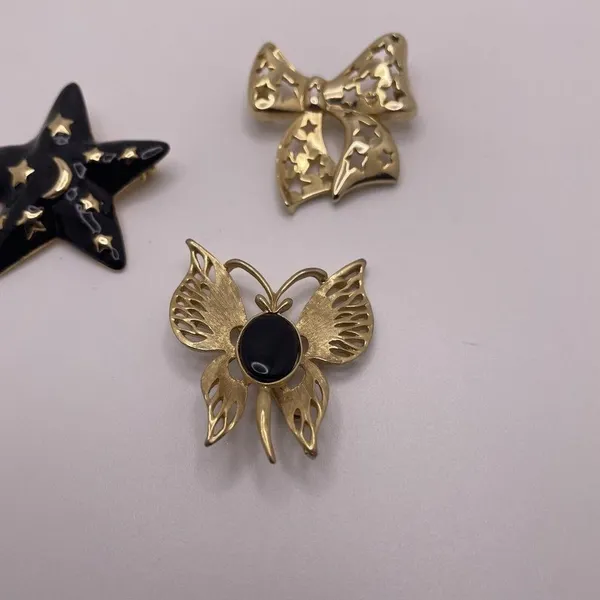 Lot Of 3 Vintage - Modern Brooch Pins Gold Tone / Black - Bow, Butterfly, Star - Image 6