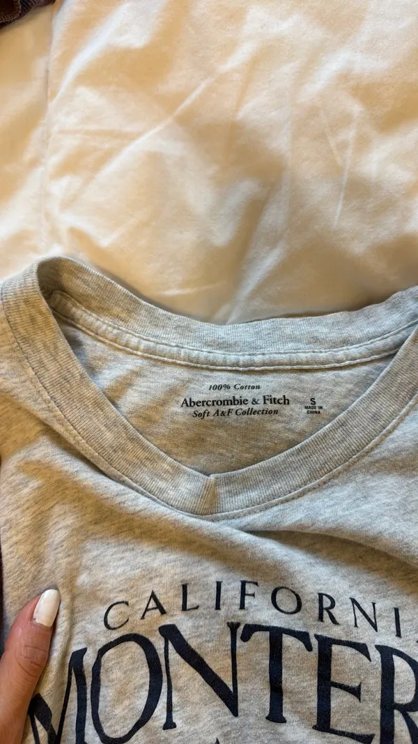 Abercrombie & Fitch 100% Cotton Cropped Tee - Image 3