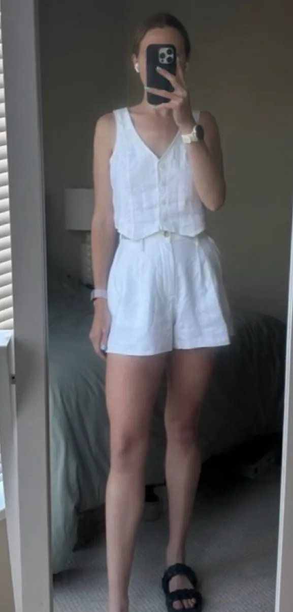 Hollister White Linen Button-Front Tank & High-Waist Shorts Set - Image 2