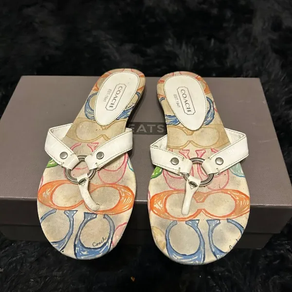 COACH white sandals flip flops shoes women’s 6.5 - Image 6