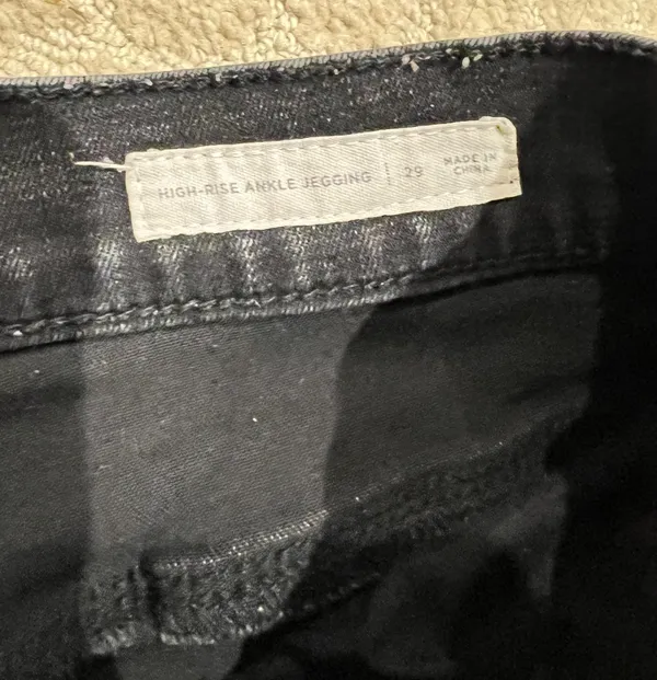 Ripped Jeans - Image 4
