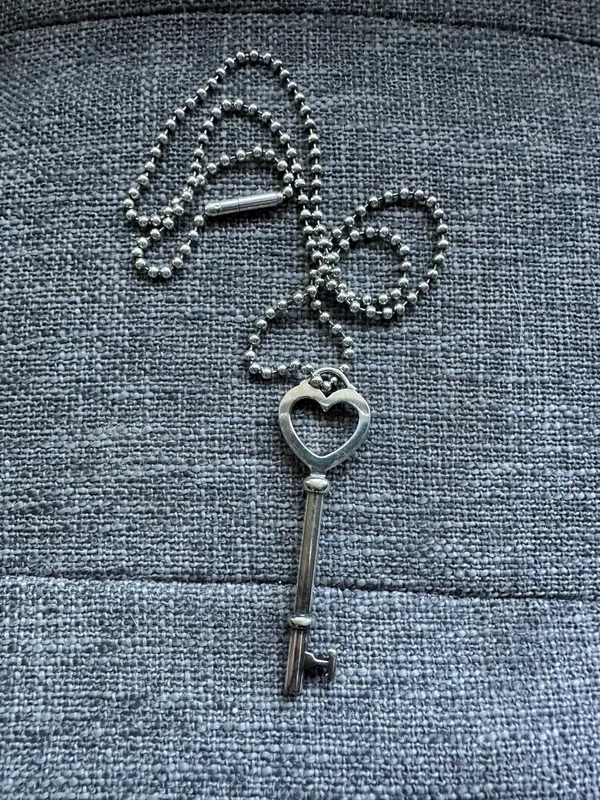 Sterling silver key necklace - Image 3