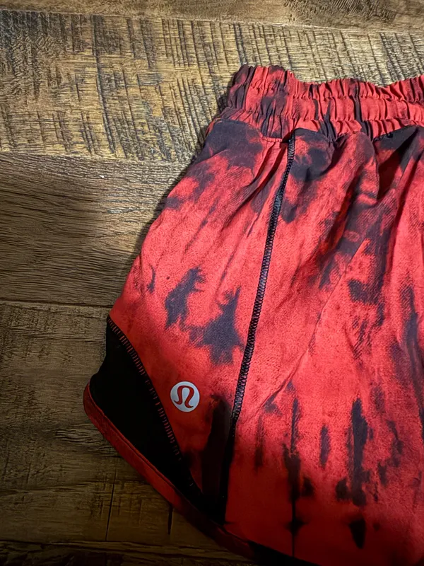 Lululemon Shorts Hot Hot - Image 3