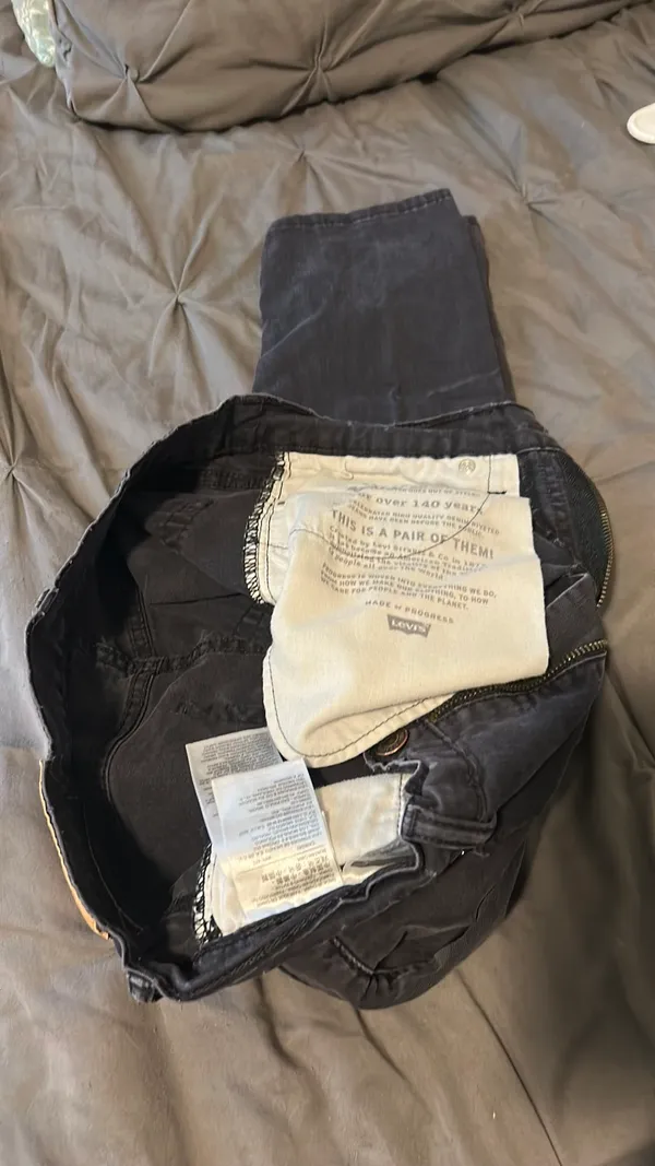 Levi’s Jeans Dark Wash - Image 4