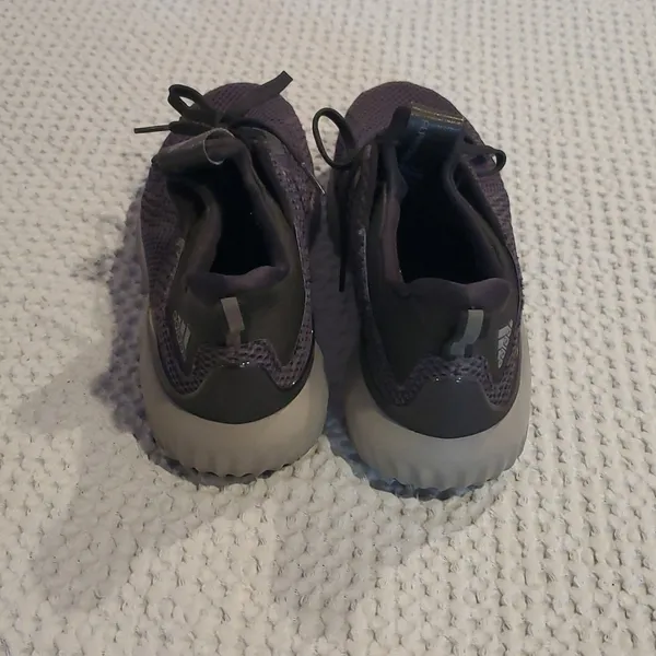 Adidas Alpha Bounce Shoes Size 9 - Image 2