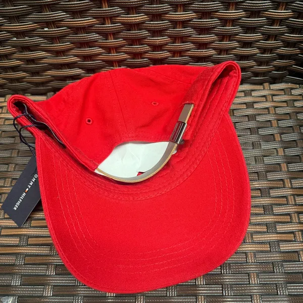 Tommy Hilfiger hat unisex - Image 3