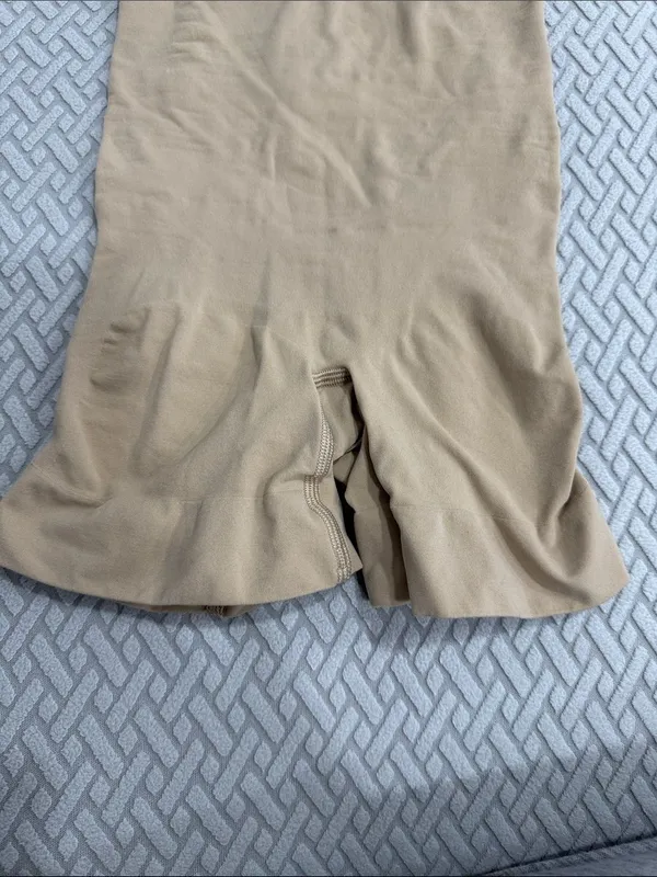 Skims Sz Small Seamless Sculpt Mid Thigh Shorts Clay Bodysuit BBL Butt Lifting - Image 6