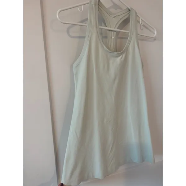 lululemon tank top NO SIZE TAG - Image 4
