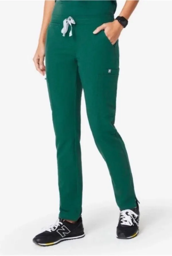 FIGS Hunter green Scrub Set Catarina top and Livingston pants limited edition - Image 13