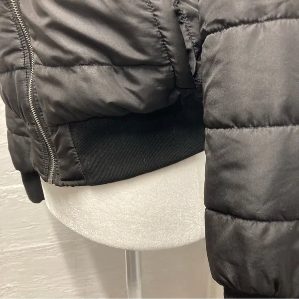 Popsugar puffer coat black block stripe Medium NWT - Image 4