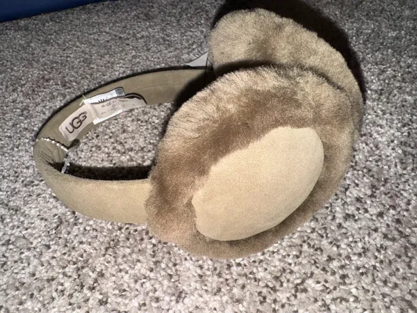 Ugh earmuffs  - Image 3