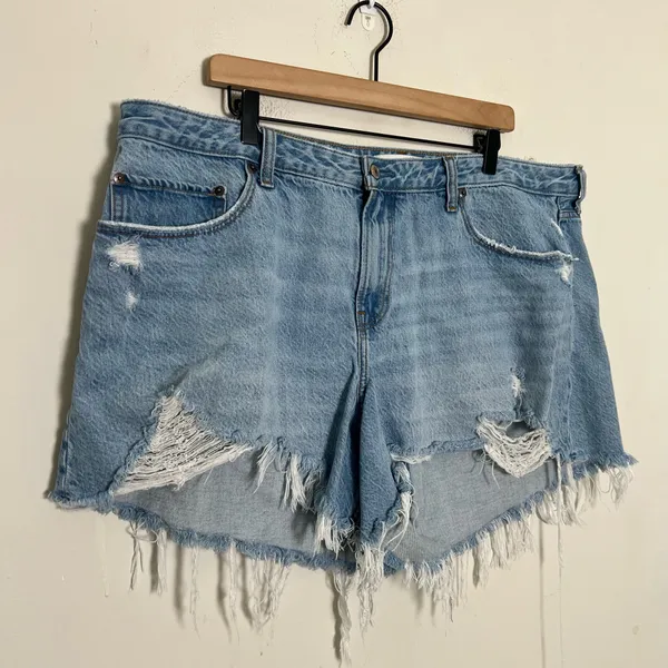 ABERCROMBIE- The Baggy Shorts Curve Love Low Rise Distressed Size 34/18 - Image 3