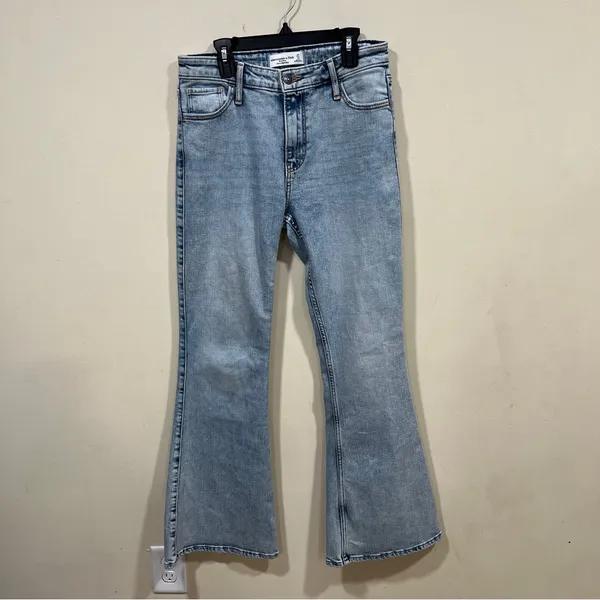 Abercrombie & Fitch high-rise flare jeans size 27 4 regular EUC - Image 5