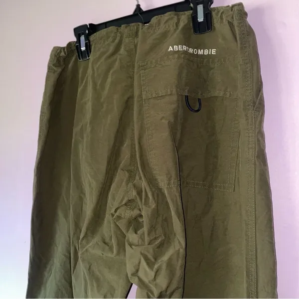 Abercrombie & Fitch Size S Olive Green Cargo Pants Japanese Floral - Image 5