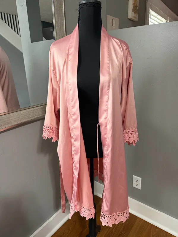 Bridal/ Bridesmaid Satin Pink Lace Crochet Floral Detail Robe OS. - Image 7