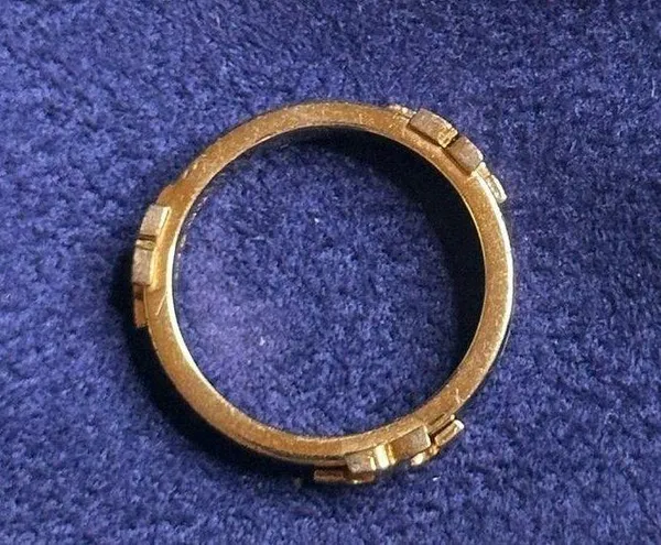 Tory Burch Serif T Black Enamel Stackable Ring size 6 - Image 5