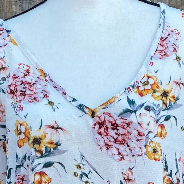 Lavish Woman’s Plus Size Floral Print Bell Sleeve Blouse Size 3X - Image 6